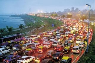 Mumbai Municipal Corporation proposes to limit vehicle registration | वाहन नोंदणीवर मर्यादा आणण्याचा मुंबई महापालिकेचा प्रस्ताव