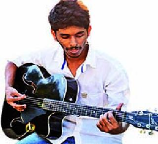 Singer guitar friend | गात्या गिटारचा दोस्त