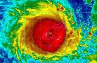 Fiji threatens the country's cyclone | फिजी देशाला चक्रीवादळाचा धोका