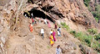 The tribal steps towards Kachargad | आदिवासींची पाऊले कचारगडकडे