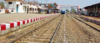 Start the work of Wadsa-Gadchiroli railway route | वडसा-गडचिरोली रेल्वे मार्गाच्या कामाचा मुहूर्त काढा Start the work of Wadsa-Gadchiroli railway route | वडसा-गडचिरोली रेल्वे मार्गाच्या कामाचा मुहूर्त काढा