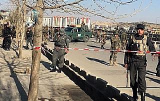 In Afghanistan, 21 people die in two lives | अफगाणिस्तानमध्ये झालेल्या 2 हल्यांत 21 जणांचा मृत्यू