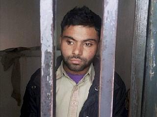 Virat Kohli's Pakistani friend gets bail | विराट कोहलीच्या पाकिस्तानी चाहत्याला जामीन मंजूर