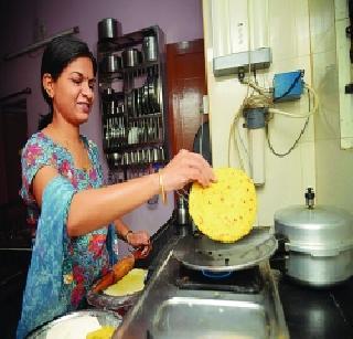 The kitchen will smoke away! | स्वयंपाकघरातील धूर होणार दूर!