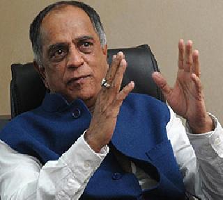 Attempted to bribe me to get a sensor certificate - Prajaj Nihalani | सेन्सॉरचे प्रमाणपत्र मिळवण्यासाठी मला लाच देण्याचा प्रयत्न झाला - पहलाज निहलानी