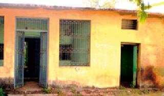 Decorative house of Sakoliite officials | साकोलीत अधिकाऱ्यांचे निवासस्थान शोभेची वास्तू Decorative house of Sakoliite officials | साकोलीत अधिकाऱ्यांचे निवासस्थान शोभेची वास्तू
