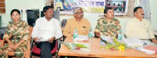 Keep students informed by school bus driver | विद्यार्थ्यांची माहिती स्कूल बसचालकाने ठेवावी
