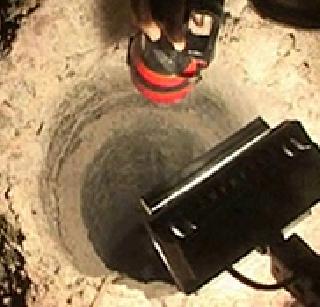 The death of two people falling in a borewell in Girgaum | गिरगावात बोअरवेलमध्ये पडलेल्या दोघांचा मृत्यू