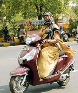 Madam ... helmet somewhere? : | मॅडम...हेल्मेट कुठंय? :