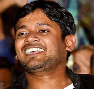 Kanhaiya threatened the woman as she was caught on camera while performing a urine | उघडयावर लघुशंका करताना पकडले म्हणून कन्हैयाने विद्यार्थिनीला धमकावले