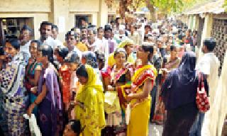 The 'Houses for All' scheme has set off | ‘सर्वांसाठी घरे’ योजनेला तोबा गर्दी The 'Houses for All' scheme has set off | ‘सर्वांसाठी घरे’ योजनेला तोबा गर्दी