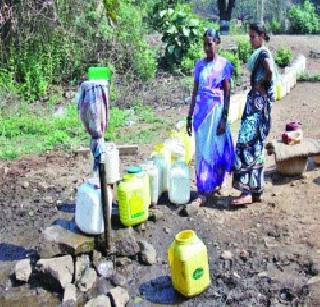 Describing drinking water in cambrel | पिण्याच्या पाण्यासाठी केंबुर्लीत वणवण Describing drinking water in cambrel | पिण्याच्या पाण्यासाठी केंबुर्लीत वणवण