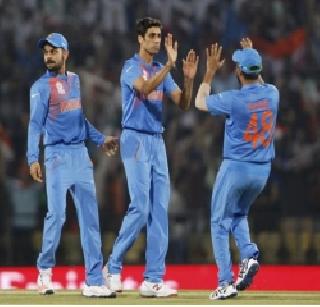 India's precise bowling, New Zealand 75 for four | भारताची अचूक गोलंदाजी, न्युझीलंड ४ बाद ७५