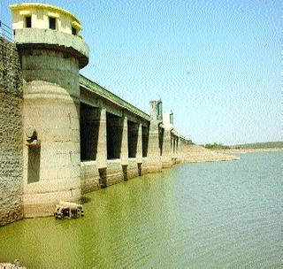 Water-and-water reservoir falling rapidly! | व-हाडातील जलसाठय़ात वेगाने घसरण! Water-and-water reservoir falling rapidly! | व-हाडातील जलसाठय़ात वेगाने घसरण!
