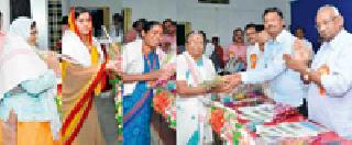 11 Veteran women felicitated by Rajura Sakhi Forum | राजुरा सखी मंचतर्फे ११ कर्तबगार महिलांचा सत्कार