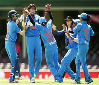 T20 Women's World Cup - India's 97-run challenge against Pakistan | T20 महिला वर्ल्ड कप - भारताचं पाकिस्तानसमोर 97 धावांचं आव्हान