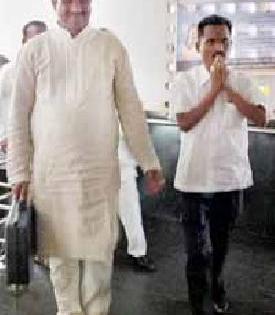 District council farmers are meheraban | जिल्हा परिषद शेतकऱ्यांवर मेहेरबान District council farmers are meheraban | जिल्हा परिषद शेतकऱ्यांवर मेहेरबान