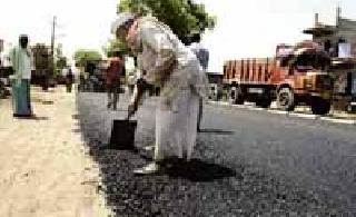 64 kms of road to be completed from 36 crores | ३६ कोटीतून साकारणार ६४ कि.मी.चे रस्ते