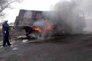 Vertical trunk fire | उभ्या ट्रकला आग Vertical trunk fire | उभ्या ट्रकला आग