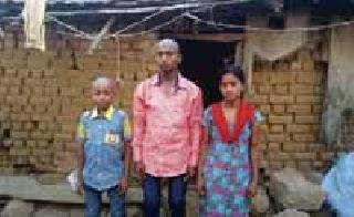 The 'crisis of livelihood' on those 'three siblings' | ‘त्या’ तीन भावंडांवर उदरनिर्वाहाचे संकट The 'crisis of livelihood' on those 'three siblings' | ‘त्या’ तीन भावंडांवर उदरनिर्वाहाचे संकट