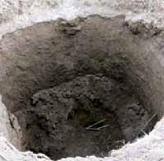 The laborer killed due to collapsing in the well | विहिरीत दरड कोसळल्याने मजूर ठार