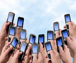 101.79 crore mobile users in India | भारतात 101.79 कोटी मोबाईल वापरकर्ते