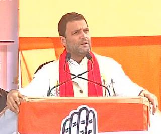 Rahul Gandhi will run Nagpur or PMO government if Assam comes to power: | आसाममध्ये सत्ता आल्यास नागपूर किंवा पीएमओ सरकार चालवणार - राहुल गांधी