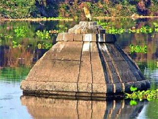 Chandori: For the first time after three decade the river became dry and dry | चांदोरी : तीन दशकानंतर प्रथमच नदीपात्र झाले होते कोरडे