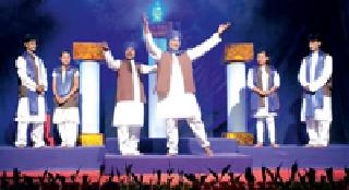 Rhapsody mesmerized by 'change, one thought' drama | ‘परिवर्तन, एक विचार’ नाटकाने रसिक मंत्रमुग्ध Rhapsody mesmerized by 'change, one thought' drama | ‘परिवर्तन, एक विचार’ नाटकाने रसिक मंत्रमुग्ध
