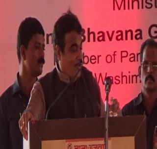 Development of 111 waterways across the country: Gadkari | देशभरात १११ जलमार्ग विकसित करणार- गडकरी Development of 111 waterways across the country: Gadkari | देशभरात १११ जलमार्ग विकसित करणार- गडकरी