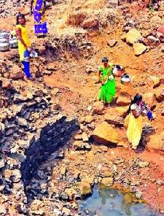 The people of the city are afraid of severe water scarcity | भीषण पाणीटंचाईत संसाराच्या रहाटगाड्यातील माणसे तर होरपळत आहेत The people of the city are afraid of severe water scarcity | भीषण पाणीटंचाईत संसाराच्या रहाटगाड्यातील माणसे तर होरपळत आहेत