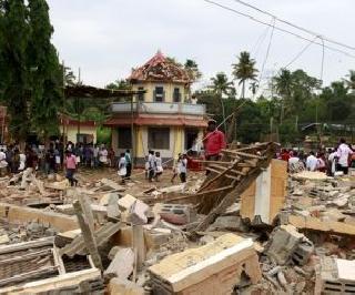 13 people arrested in the fire in Kerala-Puttingin temple | केरळ - पुत्तिंगल मंदिरातील आगीप्रकरणी १३ जणांना अटक