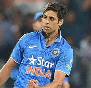 Ashish Nehra will miss IPL matches due to injury | दुखापतीमुळे आशिष नेहरा आयपीएलच्या सामन्यांना मुकणार