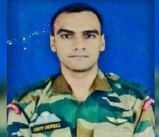 Maj Amit Deswal Shaheed In an encounter with terrorists in Manipur | मणिपूरमध्ये दहशतवाद्यांशी झालेल्या चकमकीत मेजर अमित देसवाल शहीद