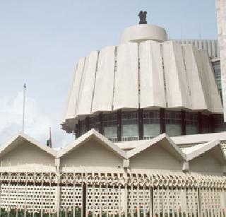 No further instructions have been issued for the flag of the National Flag in the House | यापुढे सभागृहात राष्ट्रध्वज न फडकविण्याचे निर्देश