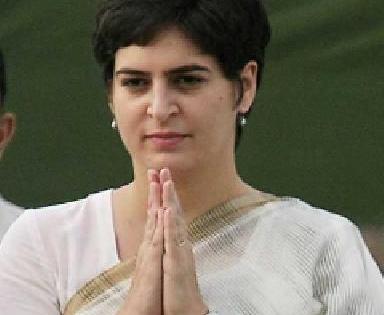 BJP government did not deal to reduce fares - Priyanka Gandhi | भाजप सरकारकडे भाडं कमी करण्यासाठी सौदा केला नाही- प्रियंका गांधी