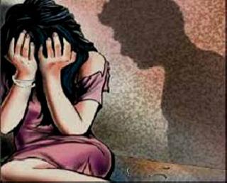 Shocking 16 year old girl raped by 113 people in two years | धक्कादायक ! १६ वर्षाच्या अल्पवयीन मुलीवर २ वर्षात ११३ जणांनी केला बलात्कार