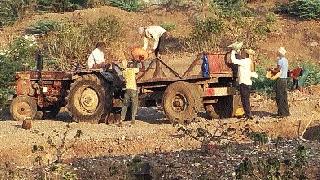 Nandgavi sand, in the river Belt | नांदगावी वाळू, वीटभट्ट्या नदीपात्रात Nandgavi sand, in the river Belt | नांदगावी वाळू, वीटभट्ट्या नदीपात्रात