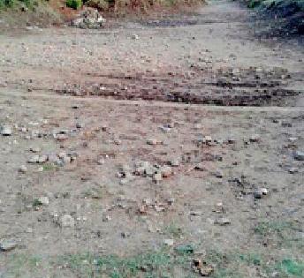 Lower the river bed from Hetikundi lake to car project | हेटीकुंडी तलाव ते कार प्रकल्पापर्यंत नदीपात्राचे खोलीकरण करा