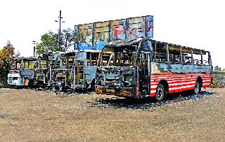 Five private buses burnt down | पाच खासगी बसेस जळून खाक Five private buses burnt down | पाच खासगी बसेस जळून खाक