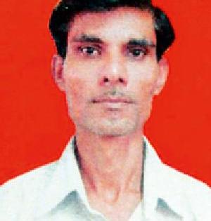 Suicide with father's spouse | पित्याची चिमुकलीसह आत्महत्या Suicide with father's spouse | पित्याची चिमुकलीसह आत्महत्या