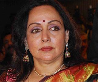 Hema Malini's land worth 70 crores has been given in one lakh 75 thousand rupees | हेमा मालिनी यांना ७० कोटींचा भूखंड १ लाख ७५ हजारात दिल्याचं आरटीआयमधून उघड