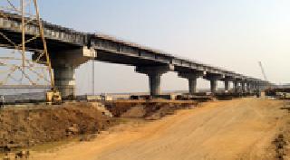 Godavari bridge ready to be transported! | गोदावरीचा पूल वाहतुकीसाठी होणार सज्ज! Godavari bridge ready to be transported! | गोदावरीचा पूल वाहतुकीसाठी होणार सज्ज!