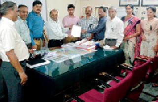 Dissatisfaction in the Department of Agricultural and Employee | कृषी विभागातील अधिकारी, कर्मचारी वर्गात असंतोष Dissatisfaction in the Department of Agricultural and Employee | कृषी विभागातील अधिकारी, कर्मचारी वर्गात असंतोष