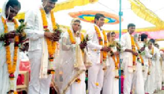 29 Shubhamangal at the Keljara fair | केळझरा येथील मेळाव्यात २९ शुभमंगल 29 Shubhamangal at the Keljara fair | केळझरा येथील मेळाव्यात २९ शुभमंगल