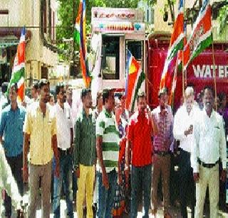 Movement against water tanker | पाणी टँकरविरोधात आंदोलन