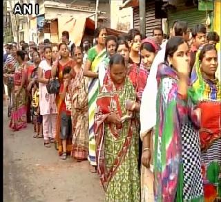 In the fourth round of voting in West Bengal, | कडेकोट बंदोबस्तात पश्चिम बंगालमध्ये चौथ्या टप्प्यातील मतदान सुरू