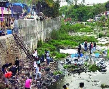 Look at Modiji, the rivers in Mumbai | मोदीजी, मुंबईतील नद्यांकडेही लक्ष द्या