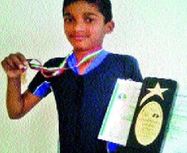 Abhijit first in National Yoga Tournament | राष्ट्रीय योगा स्पर्धेत अभिजीत प्रथम