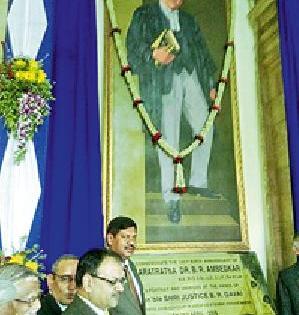 Judiciary is leading the Constitution | न्यायव्यवस्था राज्यघटनेला पुढे नेत आहे Judiciary is leading the Constitution | न्यायव्यवस्था राज्यघटनेला पुढे नेत आहे
